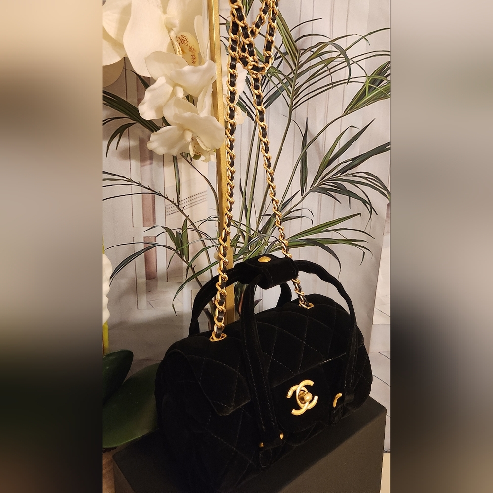 Chanel Gift with Purchase Black Velvet Quilted Handbag - Picture 5 of 17